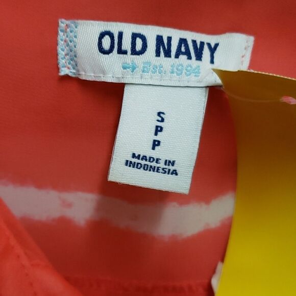 Old navy top  - Picture 2 of 3